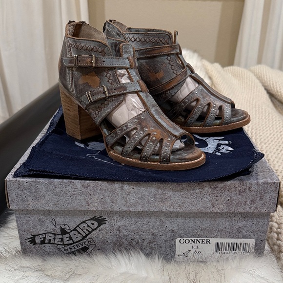 Freebird by Steven Distressed Connor Sandal Heels in ICE - Picture 2 of 14